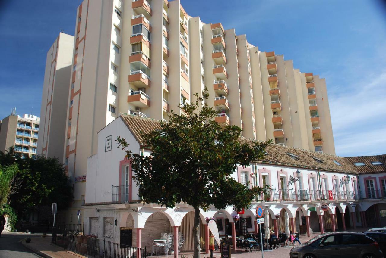 Cozy Apartment With First Line Seaview In Perfect Location, Near The Marina Benalmadena Luaran gambar